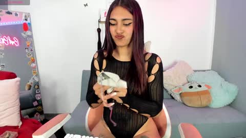 thamara_cooper_ online show from January 27, 6:09 am