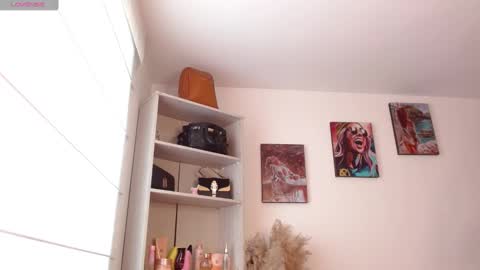   online show from February 4, 3:15 pm