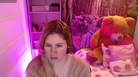   online show from April 9, 10:09 am