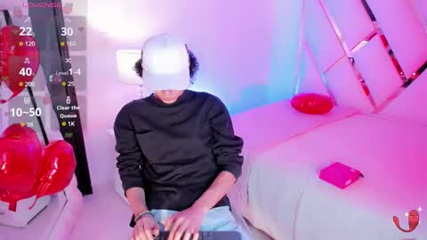 Snapshot of thanier_18 chatting on February 14, 7:21 pm thanier_18 online show from February 14, 7:21 pm