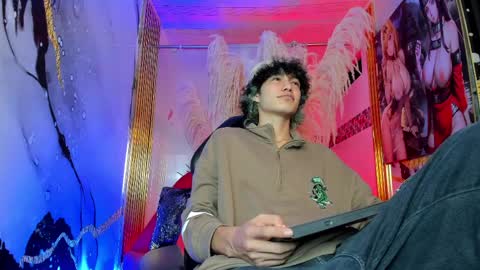 thanier_18 online show from April 2, 2:53 am