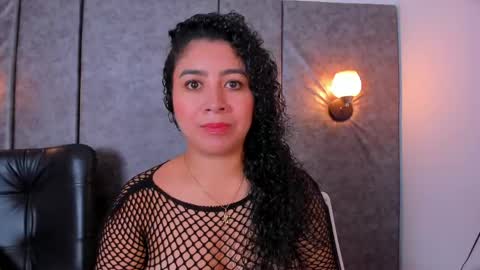 Snapshot of thara_webstter chatting on April 28, 11:37 am thara webstter online show from April 28, 11:37 am