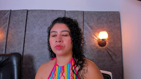 Snapshot of thara_webstter chatting on May 2, 11:37 am thara webstter online show from May 2, 11:37 am
