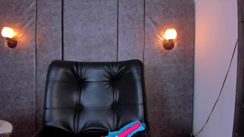Snapshot of thara_webstter chatting on June 3, 11:35 am thara webstter online show from June 3, 11:35 am