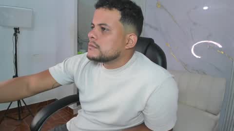 Snapshot of that_temptation chatting on February 2, 1:08 pm that_temptation online show from February 2, 1:08 pm