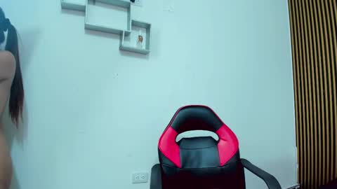 Snapshot of that_temptation chatting on February 10, 9:25 pm that_temptation online show from February 10, 9:25 pm