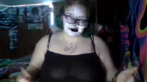 Snapshot of thatsskarma chatting on January 9, 4:37 am ThatssKarma online show from January 9, 4:37 am