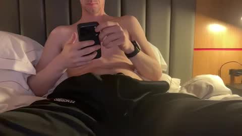 Snapshot of thatvideoguy chatting on April 21, 3:02 am thatvideoguy online show from April 21, 3:02 am