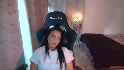 Snapshot of thays_mawakye01 chatting on February 16, 9:00 pm Paola online show from February 16, 9:00 pm