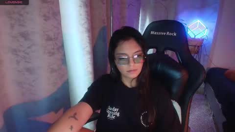 Snapshot of thays_mawakye01 chatting on February 19, 9:22 pm Paola online show from February 19, 9:22 pm