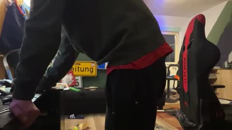 Snapshot of the420duderino chatting on January 8, 4:59 am the420duderino online show from January 8, 4:59 am