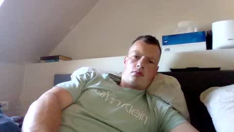 Snapshot of the___rocky200 chatting on July 6, 8:33 am Dennis online show from July 6, 8:33 am