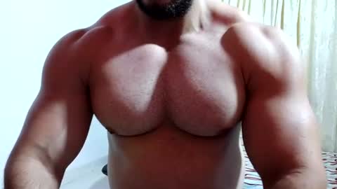 Snapshot of the_beastmuscle chatting on June 30, 8:21 pm beast online show from June 30, 8:21 pm