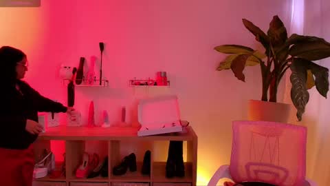 i am Cat  online show from November 17, 6:03 pm