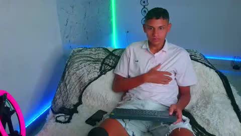 Snapshot of the_crack71 chatting on October 11, 1:53 pm Sean OPry online show from October 11, 1:53 pm