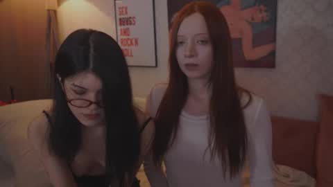 EllaLyn online show from January 9, 6:53 pm