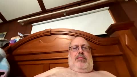 Snapshot of the_curse11 chatting on December 2, 5:37 am BigBob online show from December 2, 5:37 am