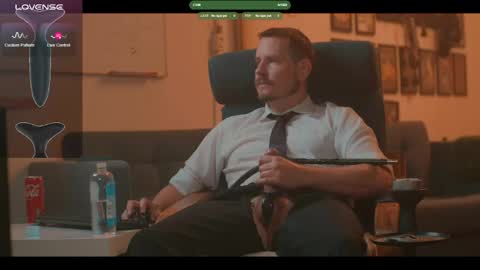 Snapshot of the_dilf chatting on May 16, 10:36 am The DILF - online show from May 16, 10:36 am