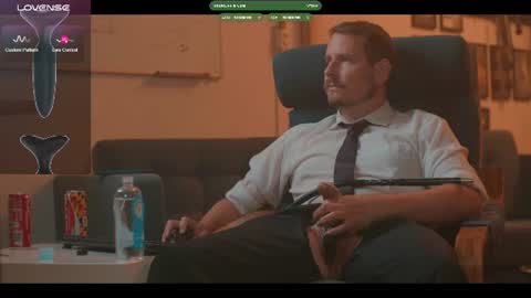 Snapshot of the_dilf chatting on June 4, 7:53 pm The DILF - online show from June 4, 7:53 pm