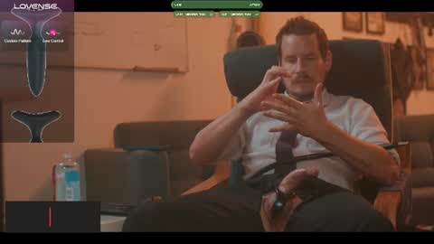 Snapshot of the_dilf chatting on July 12, 10:06 am The DILF - online show from July 12, 10:06 am