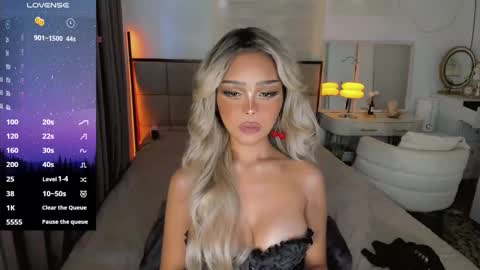 Snapshot of the_enchantressxx chatting on December 21, 4:52 am nabi butterfly online show from December 21, 4:52 am