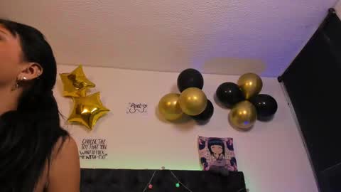 Snapshot of the_galactics_show chatting on January 15, 2:13 pm Emily - April online show from January 15, 2:13 pm