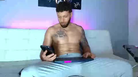 SCOTT  THEO  KAMERON  GENDERSON online show from March 6, 4:30 am