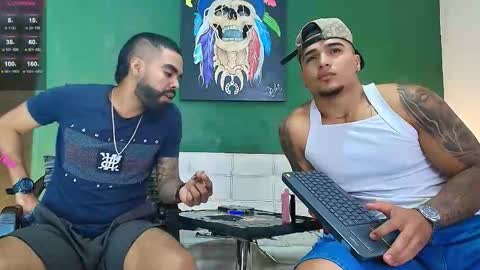 SCOTT  THEO  KAMERON  GENDERSON online show from February 26, 9:03 pm