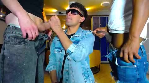 Snapshot of the_goodfellas chatting on September 12, 5:13 pm the goodfellas online show from September 12, 5:13 pm