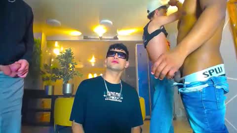 Snapshot of the_goodfellas chatting on September 16, 6:09 pm the goodfellas online show from September 16, 6:09 pm