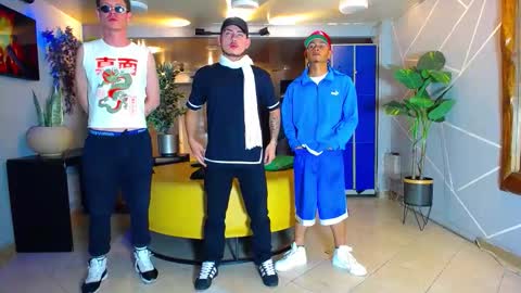 Snapshot of the_goodfellas chatting on September 28, 5:07 pm the goodfellas online show from September 28, 5:07 pm