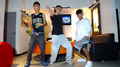 Snapshot of the_goodfellas chatting on February 16, 9:00 pm the goodfellas online show from February 16, 9:00 pm