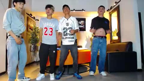 Snapshot of the_goodfellas chatting on February 28, 8:43 pm the goodfellas online show from February 28, 8:43 pm