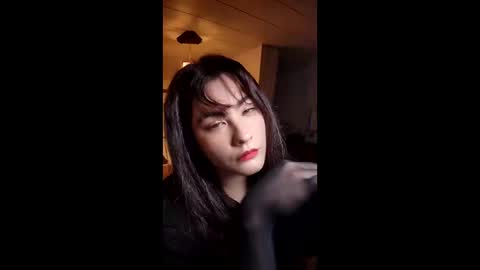 Snapshot of the_goth_queen69 chatting on May 13, 12:24 pm the_goth_queen69 online show from May 13, 12:24 pm