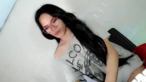 Snapshot of the_horny_bella chatting on April 27, 11:52 am the_horny_bella online show from April 27, 11:52 am