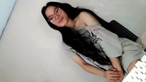 Snapshot of the_horny_bella chatting on April 28, 1:49 pm the_horny_bella online show from April 28, 1:49 pm