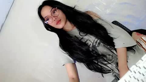 Snapshot of the_horny_bella chatting on April 29, 12:53 pm the_horny_bella online show from April 29, 12:53 pm