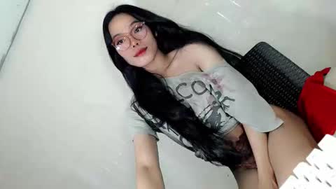 Snapshot of the_horny_bella chatting on May 7, 1:38 pm the_horny_bella online show from May 7, 1:38 pm