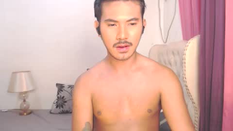 Snapshot of the_killian_jones chatting on February 24, 6:36 pm ken online show from February 24, 6:36 pm