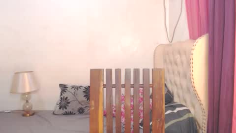 Snapshot of the_killian_jones chatting on February 25, 10:07 pm ken online show from February 25, 10:07 pm