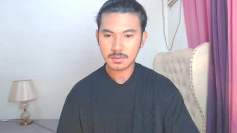 Snapshot of the_killian_jones chatting on March 2, 5:36 pm ken online show from March 2, 5:36 pm