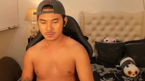 Snapshot of the_killian_jones chatting on September 11, 9:26 pm ken online show from September 11, 9:26 pm