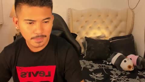 Snapshot of the_killian_jones chatting on September 20, 1:01 pm ken online show from September 20, 1:01 pm