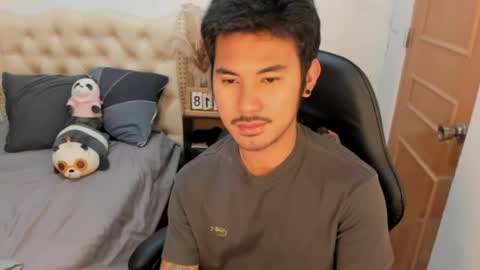 Snapshot of the_killian_jones chatting on May 18, 12:00 pm ken online show from May 18, 12:00 pm