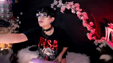 Snapshot of the_kitty_roxy chatting on May 28, 6:32 am ... ... online show from May 28, 6:32 am