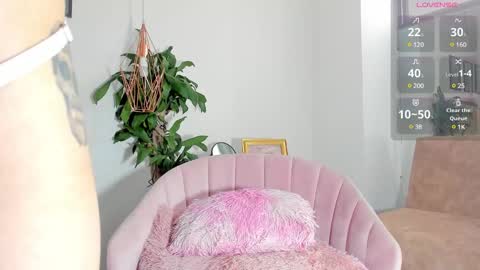 Snapshot of the_latins_hot chatting on January 8, 8:39 pm Alice and Bella online show from January 8, 8:39 pm