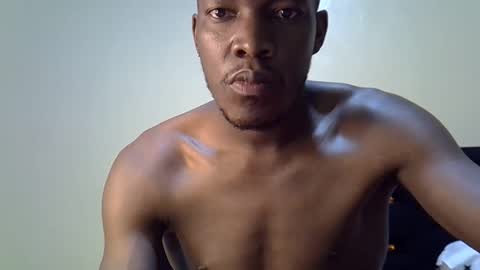 Snapshot of the_logking chatting on February 1, 2:21 am the_logking online show from February 1, 2:21 am