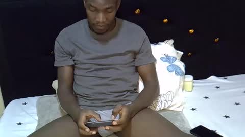 Snapshot of the_logking chatting on February 25, 2:37 pm the_logking online show from February 25, 2:37 pm