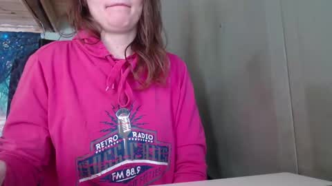 Snapshot of the_prettywondder chatting on March 6, 6:41 am Ekye online show from March 6, 6:41 am