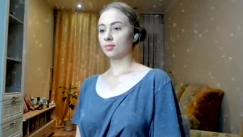 Ally    STREAMING ON TWITCH NOW Check my Twitter for updates online show from December 15, 2:30 am